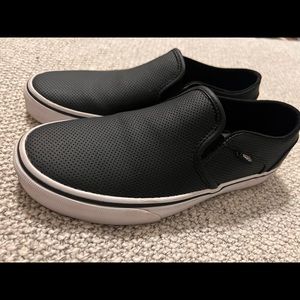 Vans Womens Asher Slip-On Sneaker